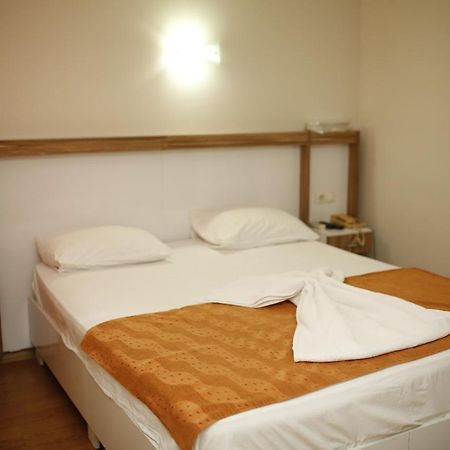 Oezhan Hotel アンタルヤ エクステリア 写真