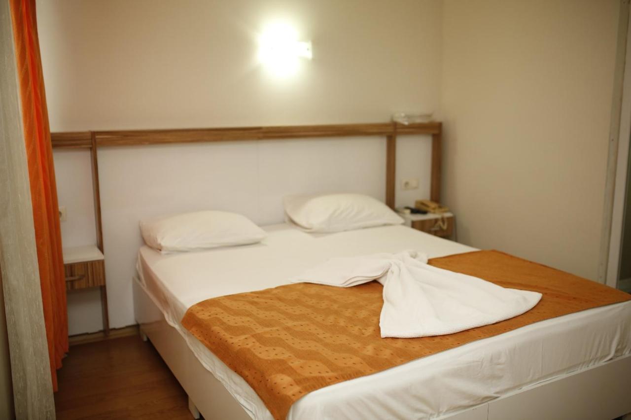 Oezhan Hotel アンタルヤ エクステリア 写真
